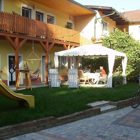 Hotel Weingut zur Schlafmütze Herrnbaumgarten Exterior foto