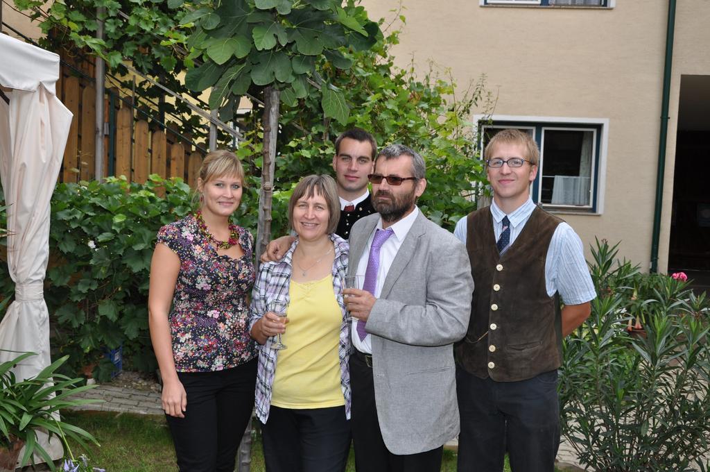Hotel Weingut zur Schlafmütze Herrnbaumgarten Exterior foto